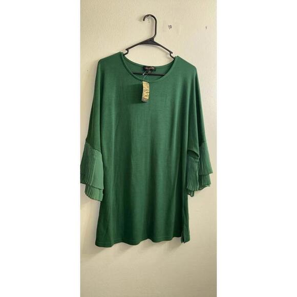 Hunter Other - Suzanne‎ Betro Hunter Green Ruffle Tunic Large